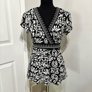 Y2K Apt.9 Black and White Abstract Print V-Neck Top Boho Size Medium